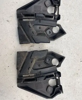 Volvo C30 Front bumper mounting bracket 30655935