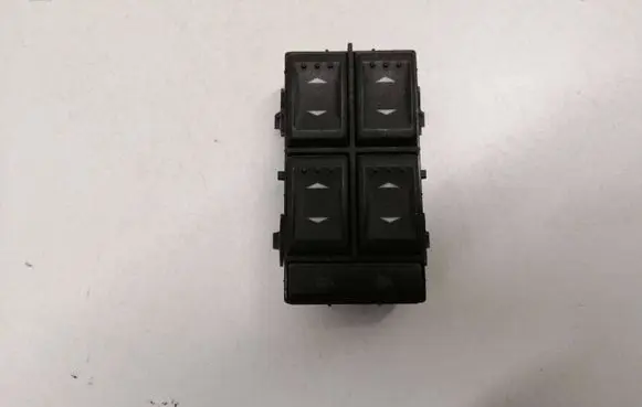 Ford Mondeo Mk III Electric window control switch 1S7T14A132BD 03163451