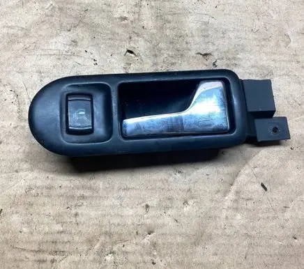 Volkswagen PASSAT B5 Front door interior handle 3B1837114