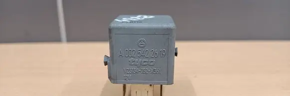 Mercedes-Benz C W204 Other relay A0025422619 23134J52X361