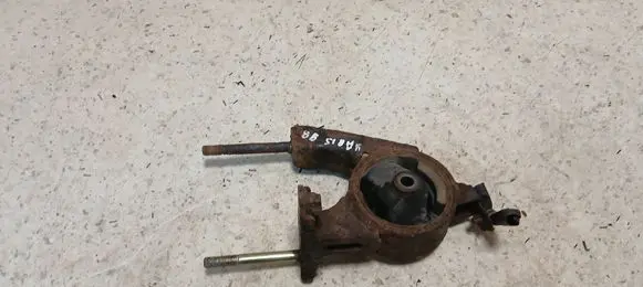 Toyota Yaris Engine mount bracket