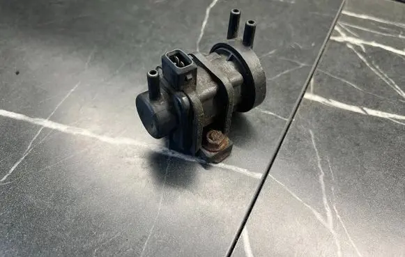 Renault Espace III Turbo solenoid valve 7700100527