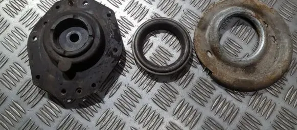 Citroen Xsara Picasso Coil spring mount 9643939980