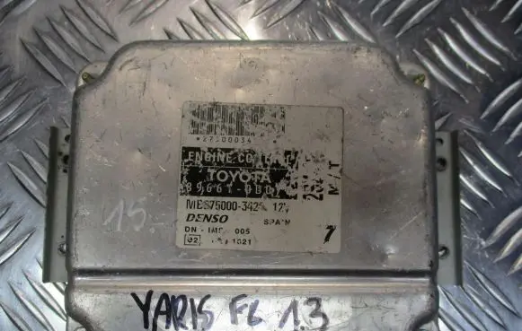 Toyota Yaris Engine control unit/module 89661-0D070