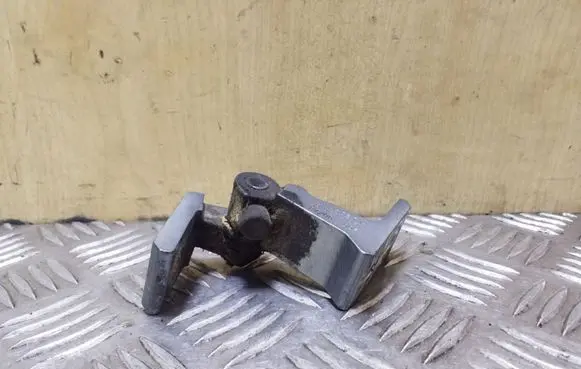 Audi A4 S4 B8 8K Front door lower hinge 8K0831402B
