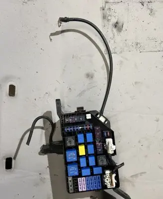Hyundai Tucson JM Fuse module 912262E280 912262280 M6B0925