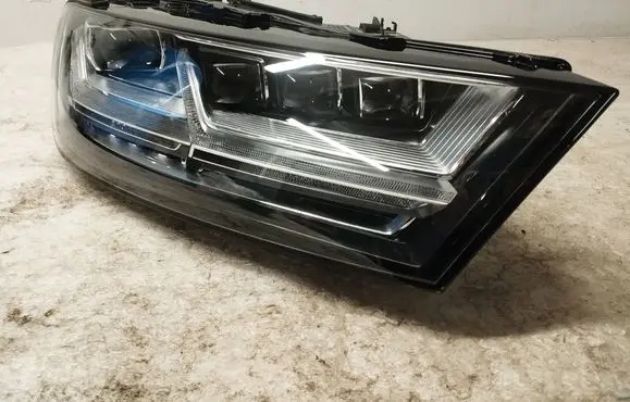 Audi Q7 4M Headlight/headlamp 7716200000