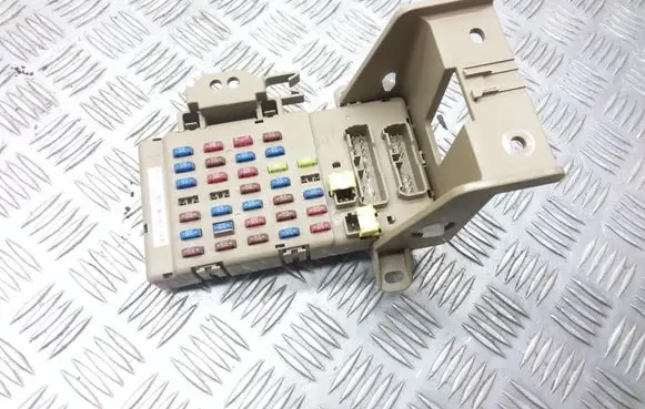 Subaru XV Fuse module 82201FJ010