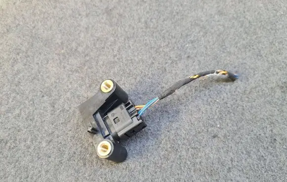 BMW 5 E60 E61 Airbag deployment crash/impact sensor 6977398 03B78484 300308
