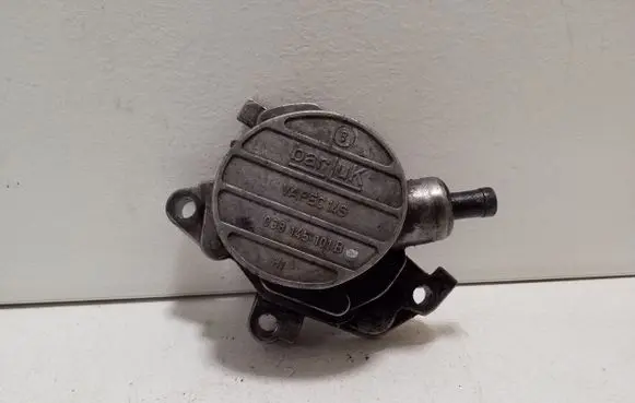 Volkswagen Golf IV Vacuum pump 038145101B