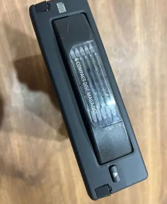 BMW 5 E60 E61 CD/DVD changer 9133077 020469 9123077