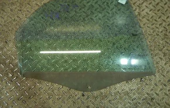 Fiat Albea Front door window glass four-door 