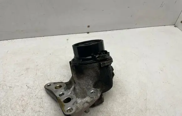 Toyota Auris E180 Oil filter mounting bracket