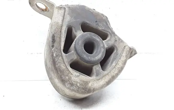 Volvo S60 Muffler mount bracket/holder 9179385
