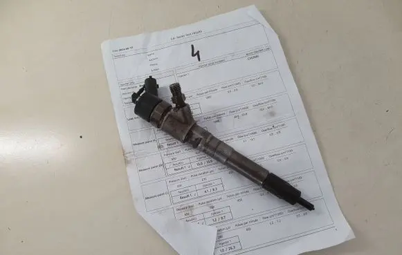 Iveco Daily 3rd gen Fuel injector 504088755