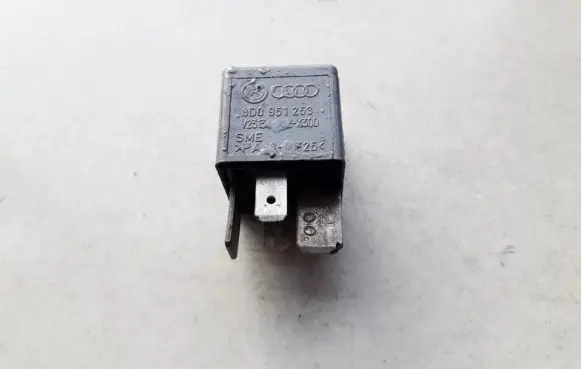 Volkswagen PASSAT B5 Other relay 8D0951253 V23264-J52-X300