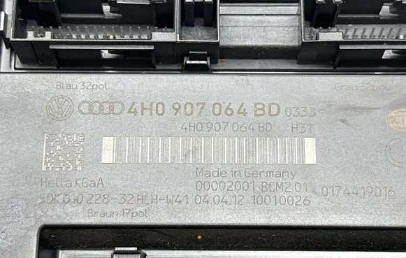 Audi A8 S8 D4 4H Comfort/convenience module 4H0907064BD 00002001 5DK0102283