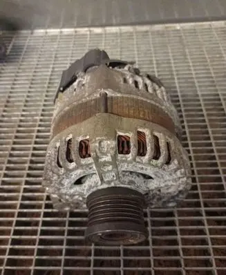 Nissan X-Trail T31 Generator/alternator 23100EN000 LR1140802B