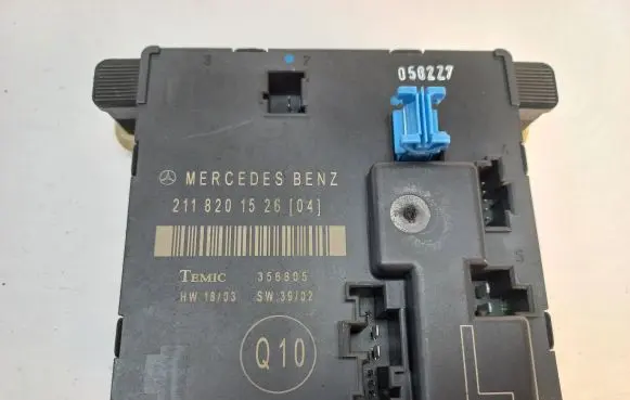 Mercedes-Benz E W211 Door control unit/module 2118201526