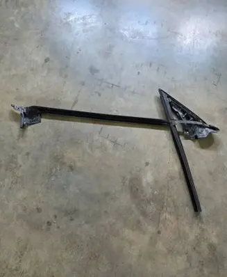 BMW 2 F44 Rubber seal front door window/glass 7483104