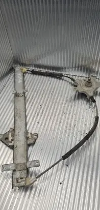 Nissan Navara D22 Front door manual window regulator 