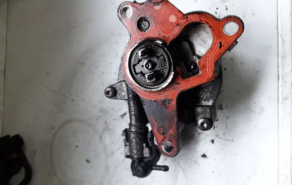 Renault Trafic II (X83) Vacuum pump