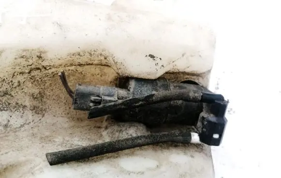 Renault Espace - Grand espace IV Windscreen/windshield washer pump