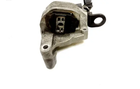 Volvo XC90 Engine mount bracket 30741583
