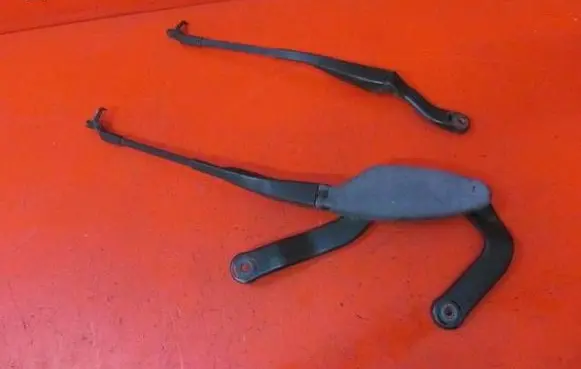 Mercedes-Benz E W211 Front wiper blade arm A2118200344 A2118200444