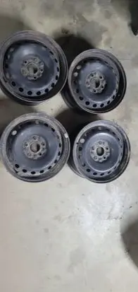 Nissan X-Trail T30 R16 steel rim 40300