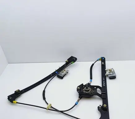 Volkswagen Golf III Front door manual window regulator 1H08374028