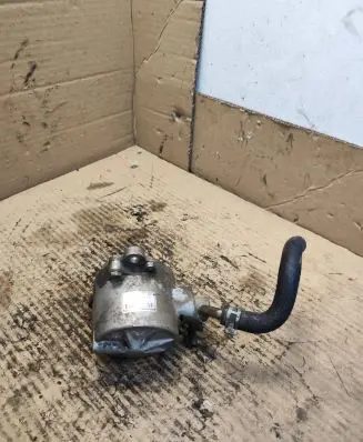 Mazda 6 Vacuum pump X2T58172