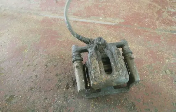 Mercedes-Benz B W245 Rear brake caliper