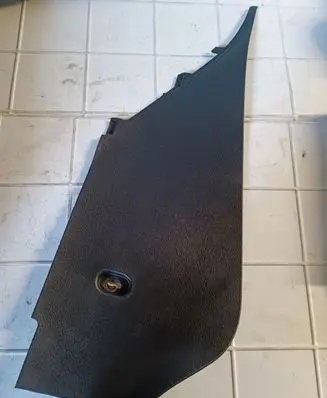 Foot area side trim