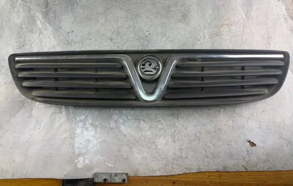 Opel Zafira A Front grill 90580686