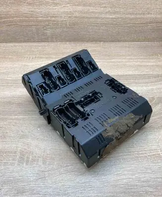 Renault Megane I Fuse module S103600310J S103606001