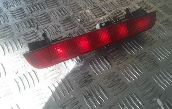 Nissan X-Trail T30 Third/center stoplight