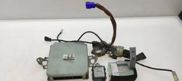 Subaru Forester SF Engine ECU kit and lock set 22611AG320 88205AE000