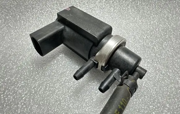 Audi A6 S6 C5 4B Turbo solenoid valve 059906627B