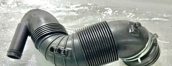 Volkswagen PASSAT B7 Air intake hose/pipe 3C0129654P