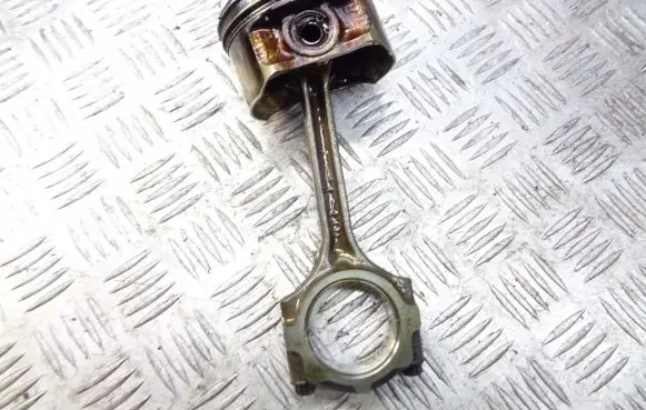 Nissan Primera Piston 