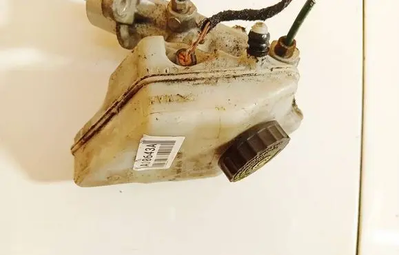 Brake fluid reservoir