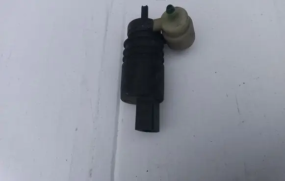 Audi A3 S3 8P Windscreen/windshield washer pump 1T0955651 3028143