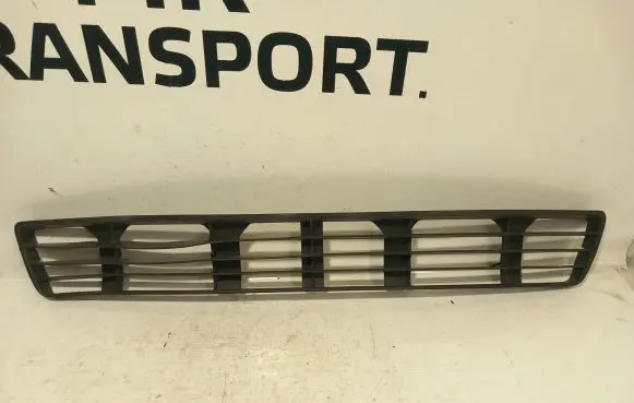 Audi A4 S4 B5 8D Front grill 8D0807683