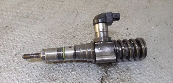 Audi A4 S4 B7 8E 8H Fuel injector 03G130073M