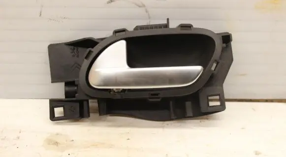 Peugeot 508 Front door interior handle 9660525380