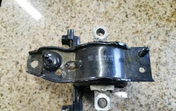 Skoda Fabia Mk3 (NJ) Engine mount bracket 6RF199555E