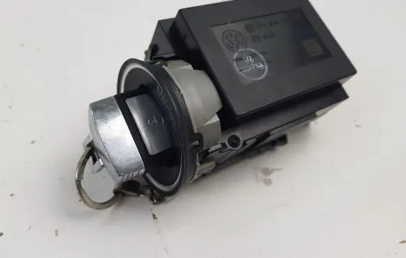 Volkswagen PASSAT B6 Ignition lock 3C0905843Q