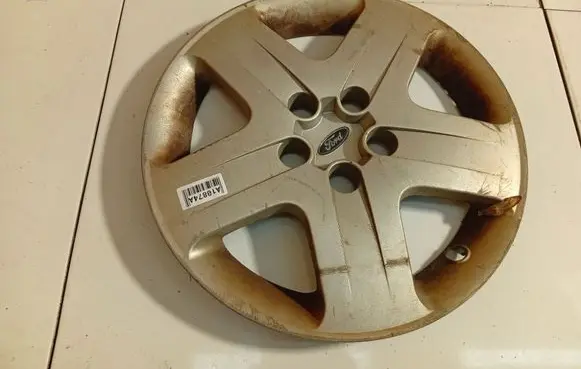 Ford Focus R16 wheel hub/cap/trim 4M511000GD 4M51-1000-GD
