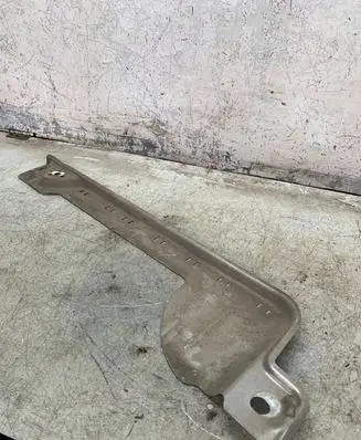 Volkswagen Touran III Other under body part 5qa825189